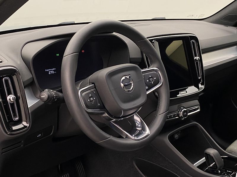 Volvo XC40 B4 DARK PLUS AUT  - fotka 19 z 56