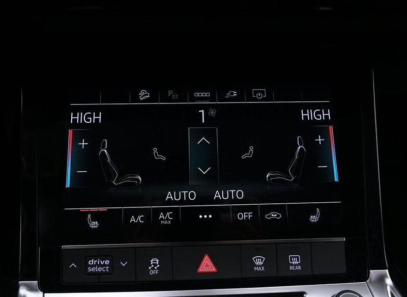 Audi e-tron 55 Quattro SoH 92% Tažné LED  - fotka 12 z 19