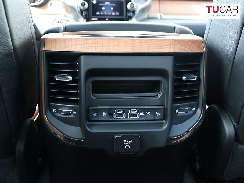 RAM 1500 (2024) Longhorn 5.7 V8 Hemi  - fotka 39 z 47