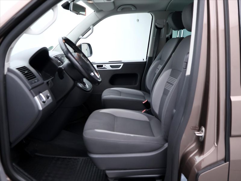 Volkswagen Multivan 2,0 TDI 4Motion DSG Comfortlin - fotka 11 z 28