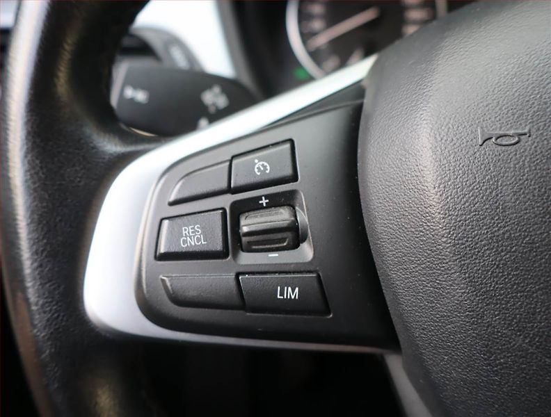 BMW X1 (2016) sDrive16d, Serv.kniha, Kůže - fotka 19 z 25