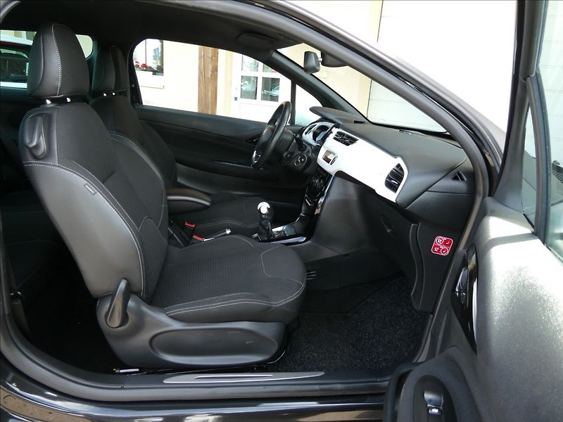 Citroën DS3 1,6 i 16V digi.klima, serviska - fotka 27 z 45