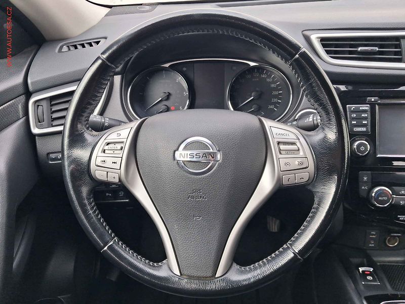 Nissan X-Trail (2017) 1.6dCi 4x4, Tekna, LED - fotka 11 z 21