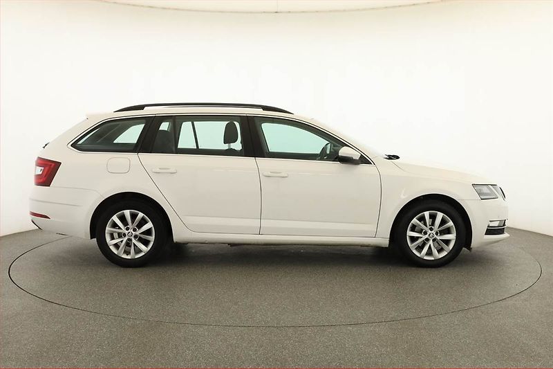Škoda Octavia (2018) 1.6 TDI, Serv.kniha, Tempomat - fotka 6 z 16