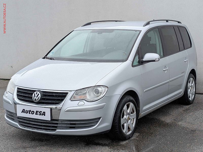 Volkswagen Touran (2008) 1.4 TSi, AC, navi - fotka 3 z 13