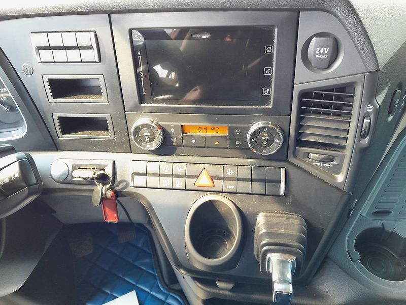 Mercedes-Benz Actros 1848 LowDeck - fotka 18 z 35