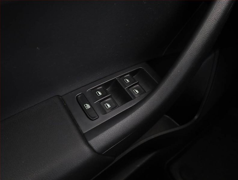 Škoda Rapid (2014) Spaceback 1.2 TSI, Tempomat - fotka 16 z 18