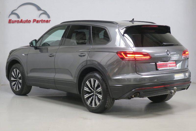 Volkswagen Touareg (2022) 3,0 TDI V6 ČR tažné 3,5t - fotka 2 z 50