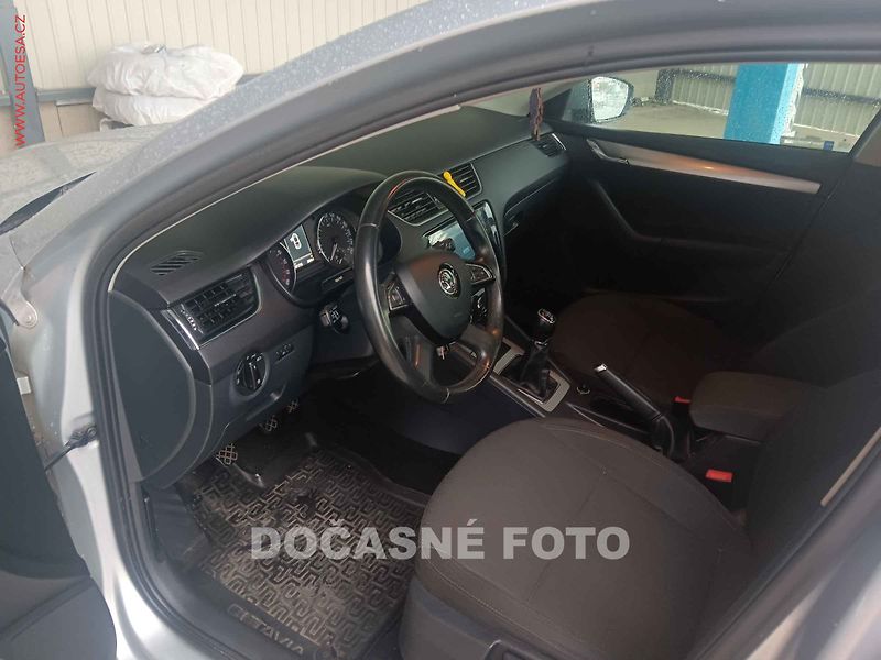 Škoda Octavia (2014) 2.0 TDi, ČR, servis.kniha - fotka 3 z 3