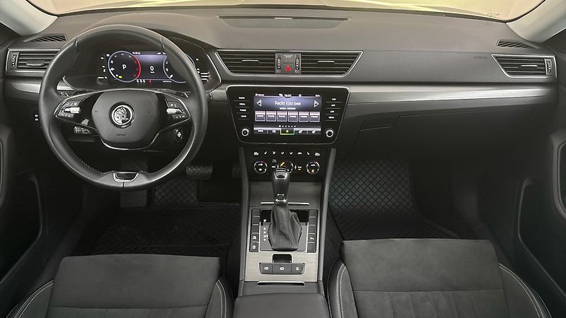 Škoda Superb 2.0 TDI DSG Style Combi - fotka 8 z 27