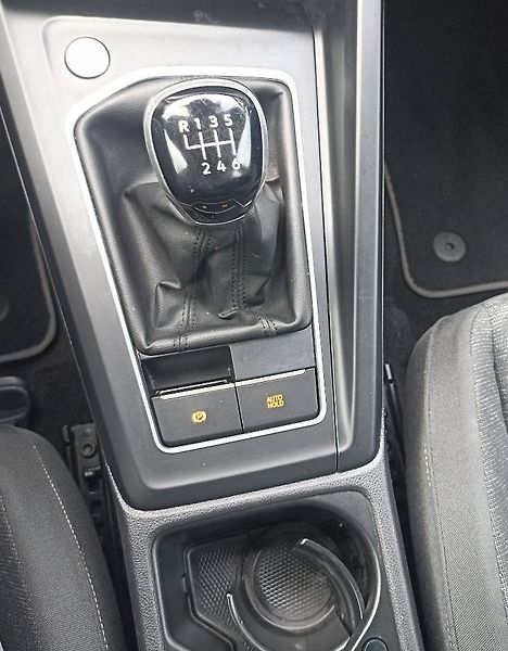 Volkswagen Golf (2023) 1.5 TSI 96kW tažné manuál - fotka 15 z 31