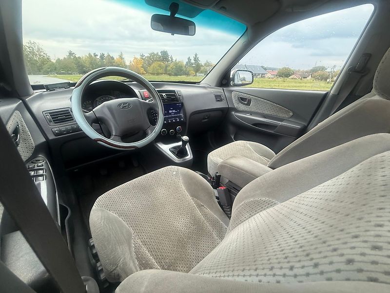 Hyundai Tucson 2,0 TDI 4X4 STK 2027  KLIMATIZ - fotka 13 z 18