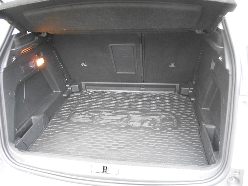 Peugeot 3008 Active 1,2PT servis zdarma - fotka 11 z 12