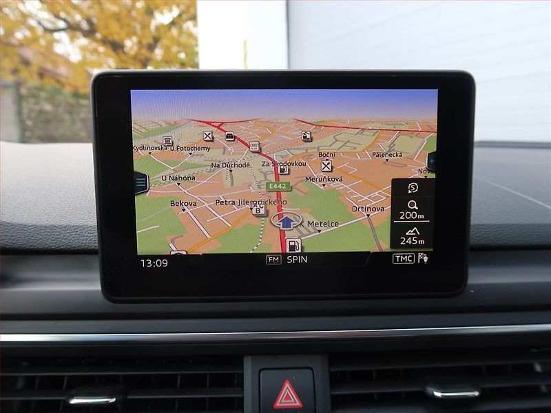 Audi A4 (2016) 2.0 TDI, Automat, Kůže, Navi - fotka 16 z 24