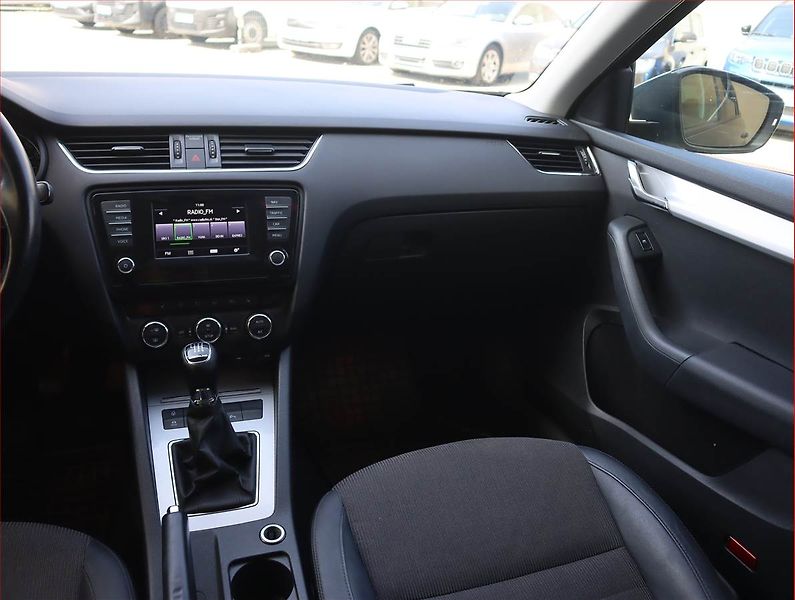 Škoda Octavia (2014) Greenline 1.6 TDI, Navi - fotka 8 z 19