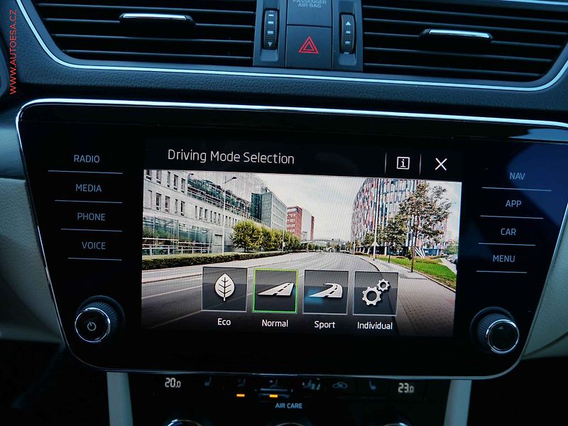 Škoda Superb (2018) 2.0 TDi 4x4, 2.maj,ČR, Style - fotka 27 z 31