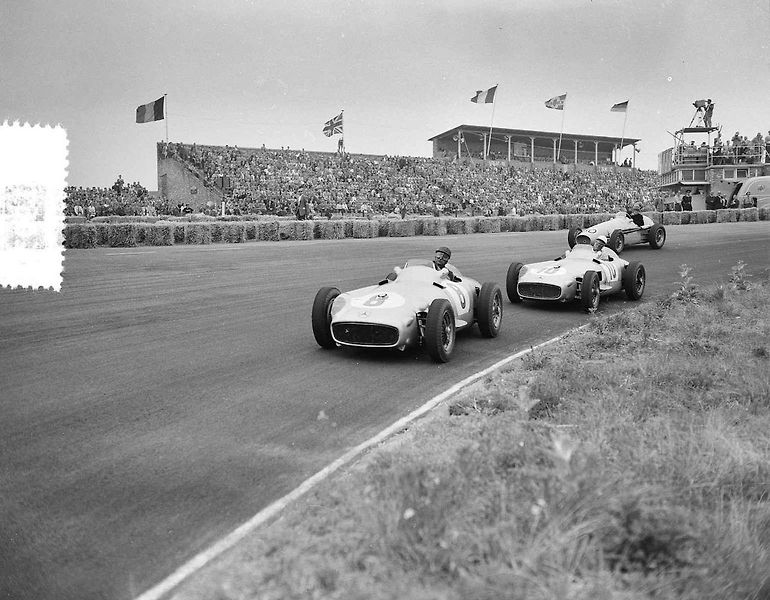 Magazín Motor Sport sestavil žebříček 10 nejúspěšnějších závodních jezdců světa. Tomu vévodí trojice Jim Clark, Lewis Hamilton a Ayrton Senna.