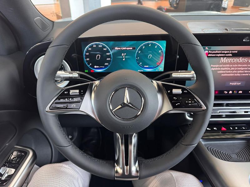 Mercedes-Benz GLB (2026) 200 4MATIC - fotka 8 z 10