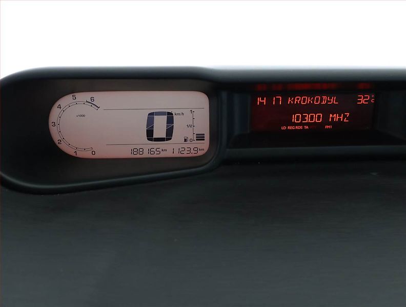 Citroën C3 Picasso (2010) 1.4 i, v provozu - fotka 8 z 12