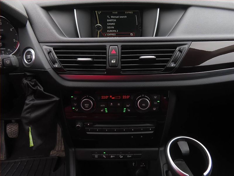 BMW X1 (2014) xLine xDrive18d, 4X4 - fotka 12 z 21
