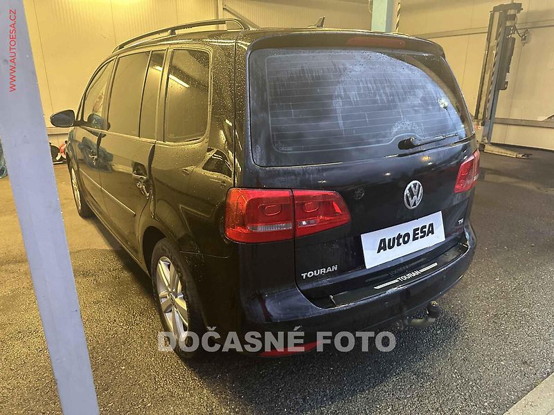 Volkswagen Touran (2011) 1.4 TSi - fotka 2 z 3