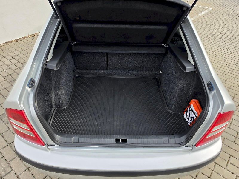 Škoda Octavia (2003) 1,9 TDI 81kW Elegance - fotka 15 z 21