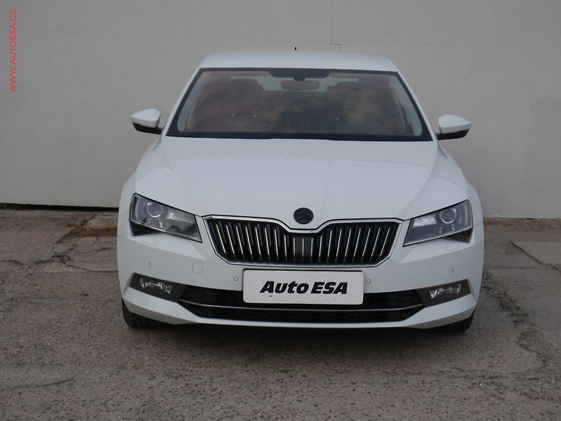 Škoda Superb (2015) 2.0 TDi 4x4, ČR, Style, DSG - fotka 2 z 18