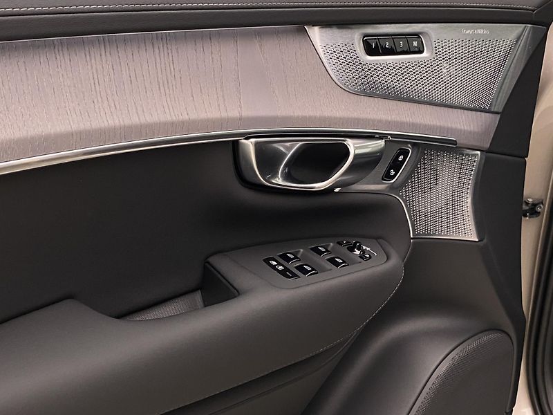 Volvo XC90 (2026) T8 AWD Plug-in BRIGHT ULTRA - fotka 32 z 76