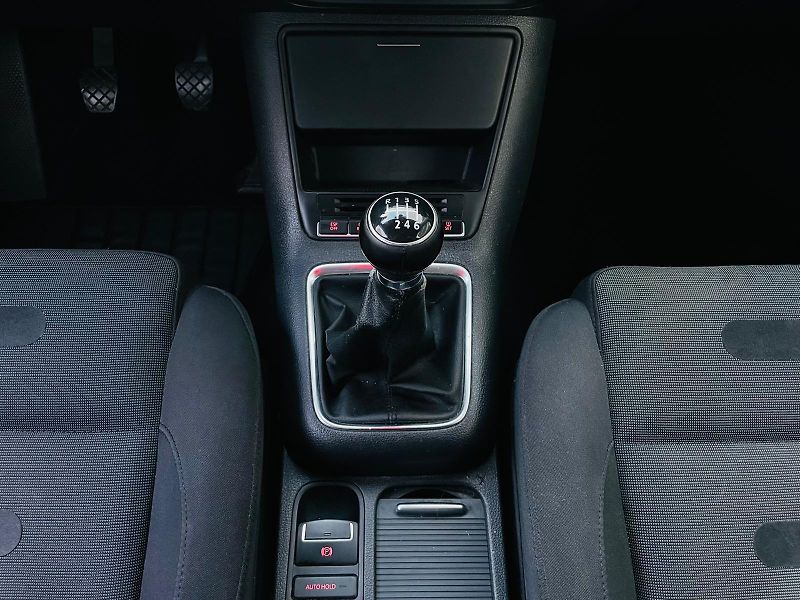 Volkswagen Tiguan 2.0TDI 4x4 MAN SERVISKA TAŽNÉ - fotka 30 z 45