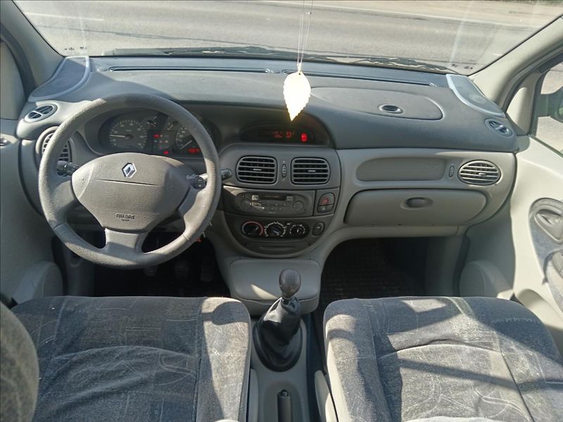 Renault Scénic 1,6 i  Megane - fotka 15 z 19