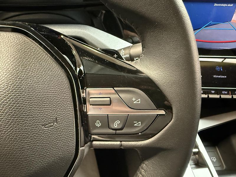 Peugeot 408 ALLURE 1.2 PureTech 130 S&S EA - fotka 11 z 17