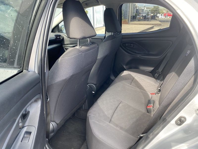 Toyota Yaris 1.5i, ČR-2m, Style, záruka - fotka 12 z 30