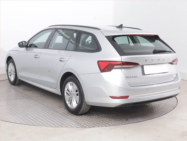Škoda Octavia (2022) Ambition 2.0 TDI, ČR,1.maj - fotka 4 z 15