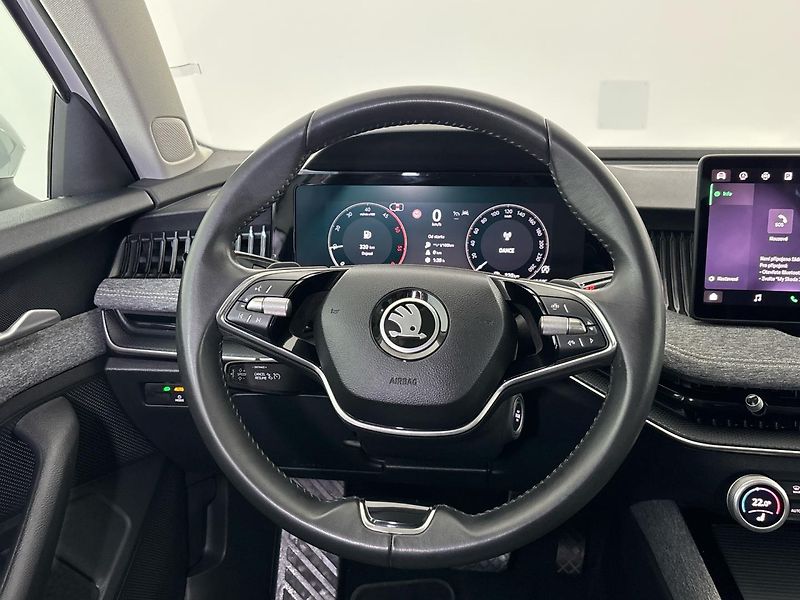 Škoda Superb Selection DSG - fotka 18 z 30