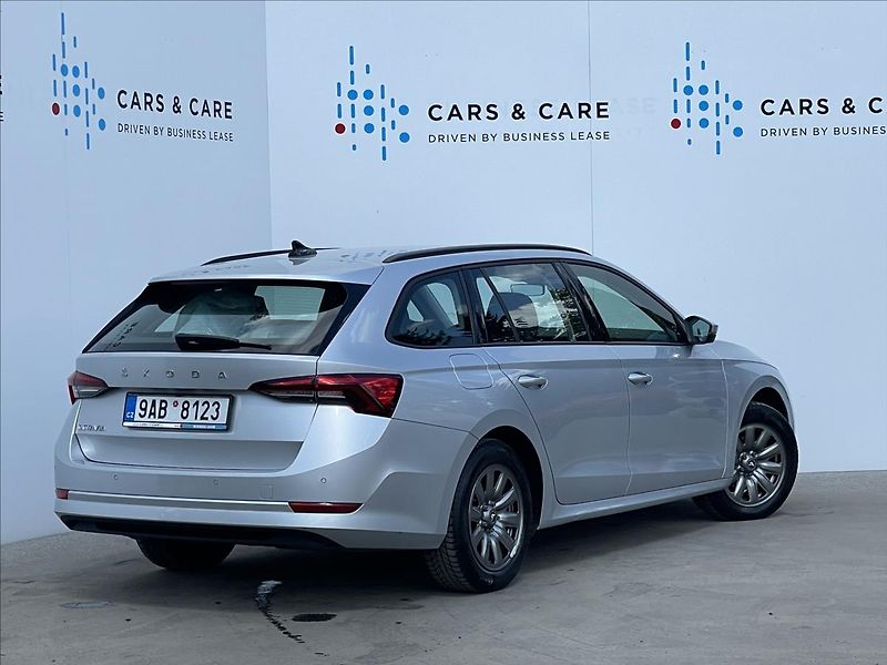 Škoda Octavia 2,0 TDI Combi Ambition Plus - fotka 3 z 21