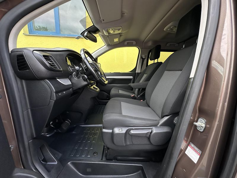 Toyota ProAce (2020) AUTOMAT 2.0/130kW ČR * 5.Míst  - fotka 7 z 36