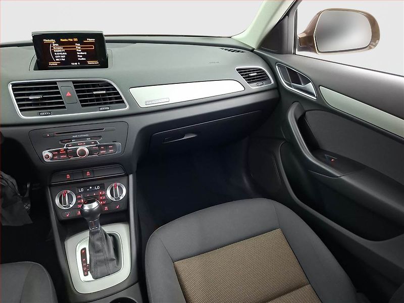 Audi Q3 (2013) 2.0 TDI, 4X4, Automat, Navi - fotka 8 z 16