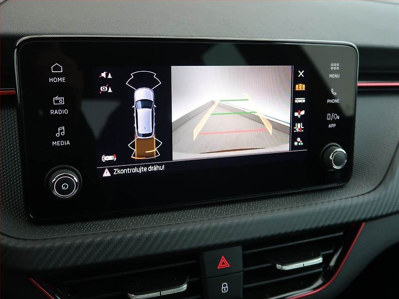 Škoda Kamiq (2024) 1.0 TSI - fotka 16 z 23