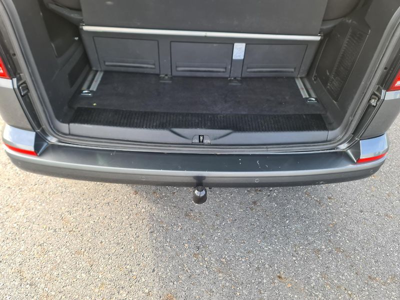 Volkswagen Multivan (2016) T6 2.0 TDi 110-KW DSG POSTEL S - fotka 28 z 35