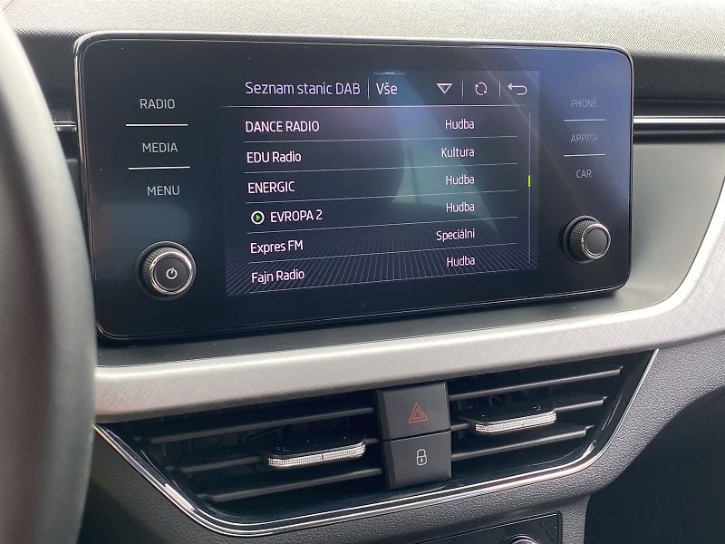 Škoda Kamiq (2022) 1.0 TSI Ambition - fotka 20 z 28