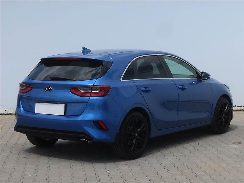Kia Ceed (2018) Gold 1.4 T-GDI, Serv.kniha - fotka 5 z 15