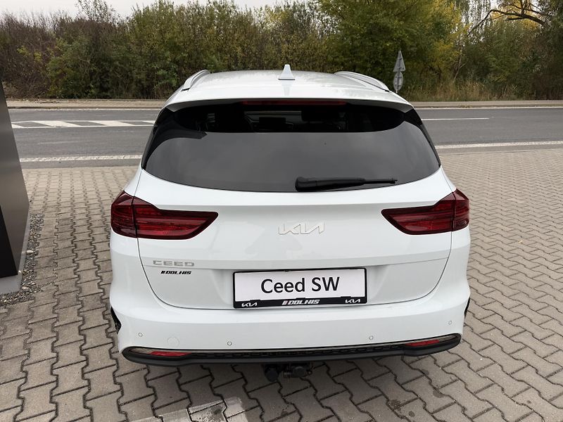 Kia Ceed SW (2021) TOP 1.5 T-GDI 7DCT 118 KW   - fotka 4 z 17