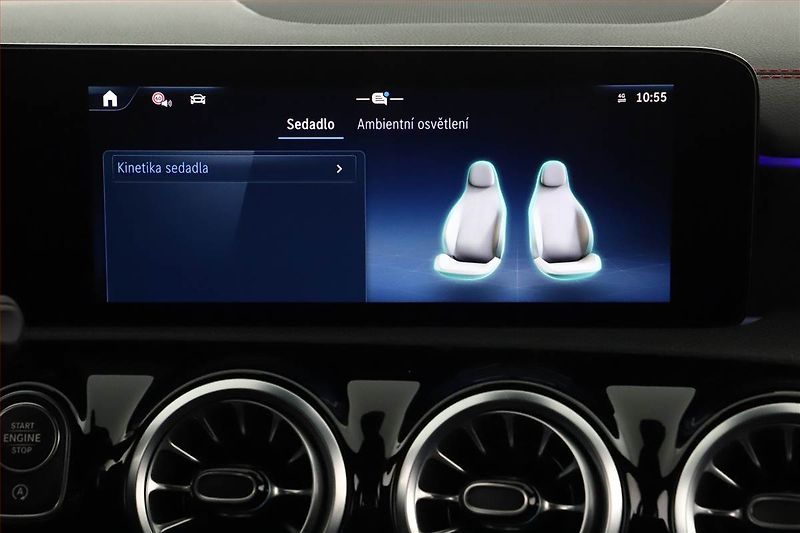 Mercedes-Benz CLA (2024) 200 d - fotka 14 z 21