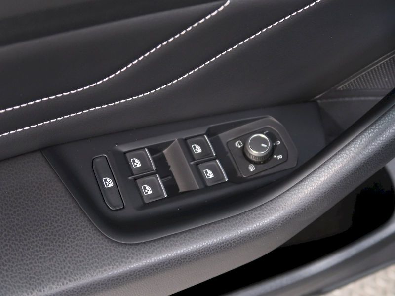 Volkswagen Passat (2023) ELEGANCE 2.0TDI 110kW DSG - fotka 13 z 34