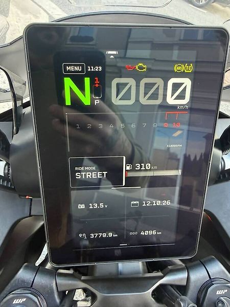 KTM (2026) 1390 Super Adventure S EVO ORA - fotka 4 z 4