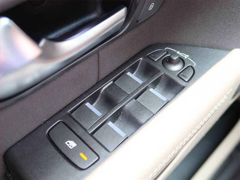 Land Rover Range Rover Evoque (2016) TD4, 4X4, Automat, Kůže, Navi - fotka 18 z 19