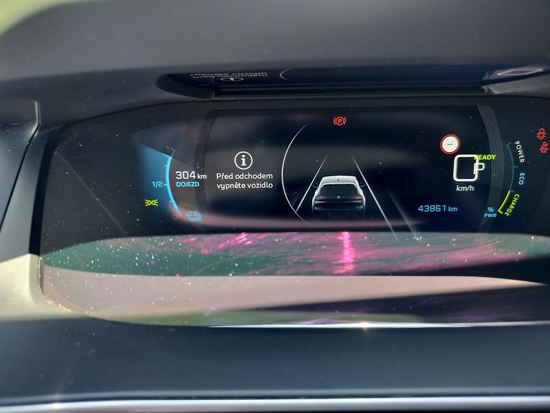 Peugeot 208 e, navigace - fotka 14 z 25