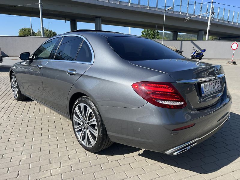 Mercedes-Benz Třídy E 400d 4 Matic vzduch plná výbav - fotka 5 z 29