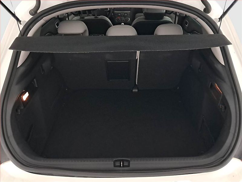Citroën C4 (2012) Exclusive 1.6 HDi, Serv.kniha - fotka 14 z 19