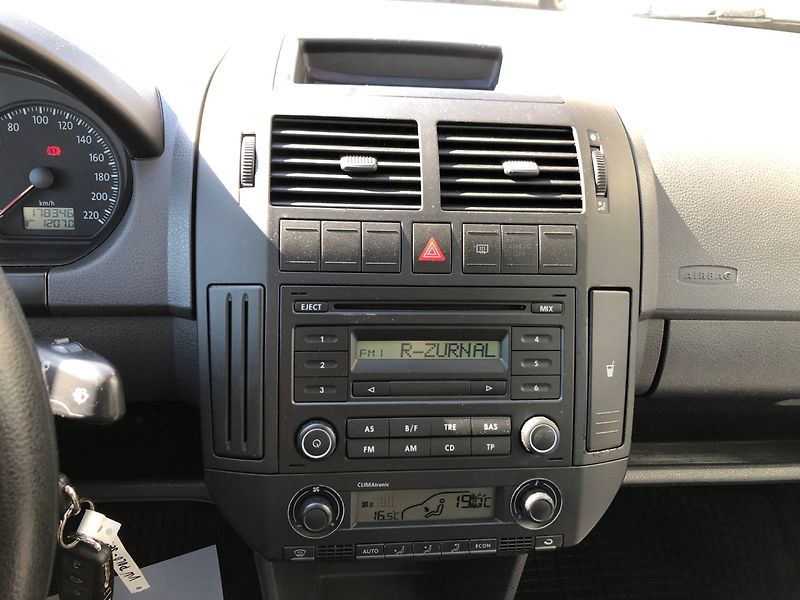 Volkswagen Polo (2006) 1.2 - fotka 19 z 25